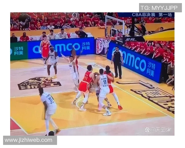 赛后分析:上海篮球队与杭州篮球队的比赛节奏与战术对比 赛后分析:上海篮球队与杭州篮球队的比赛节奏与战术对比