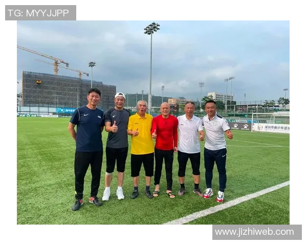 足球明星与前辈的珍贵对话视频揭示成长之路与职业生涯的启示