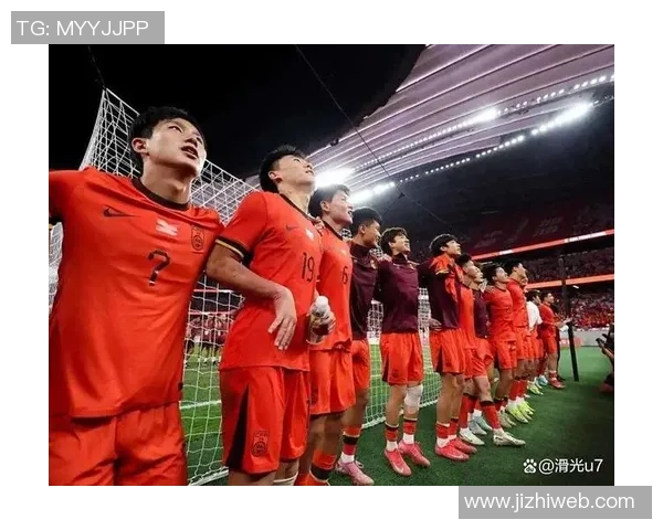 足球明星在赛场上逆袭成功击败劲敌展现超凡实力与团队合作精神 足球明星在赛场上逆袭成功击败劲敌展现超凡实力与团队合作精神