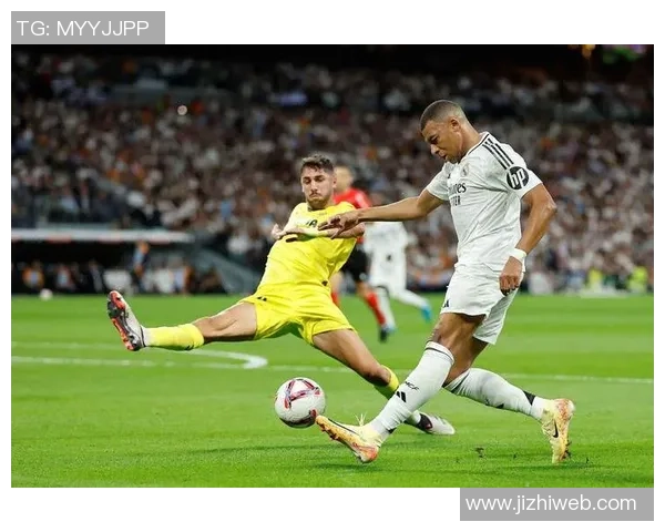 足球明星女友现场助威激情四溢为爱人加油助力精彩赛事 足球明星女友现场助威激情四溢为爱人加油助力精彩赛事