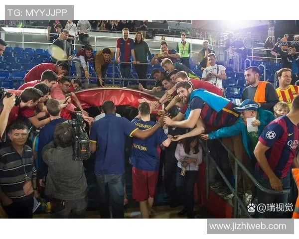 足球明星左腿受伤视频曝光球迷心痛不已引发广泛关注与讨论