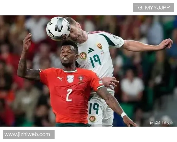 足球明星意外失误瞬间曝光引发热议球迷反应各异