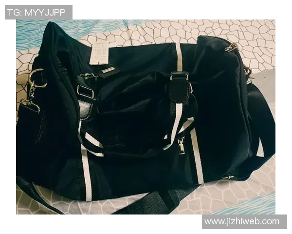 足球明星的妻子们时尚包包大揭秘她们的选择与搭配技巧分享