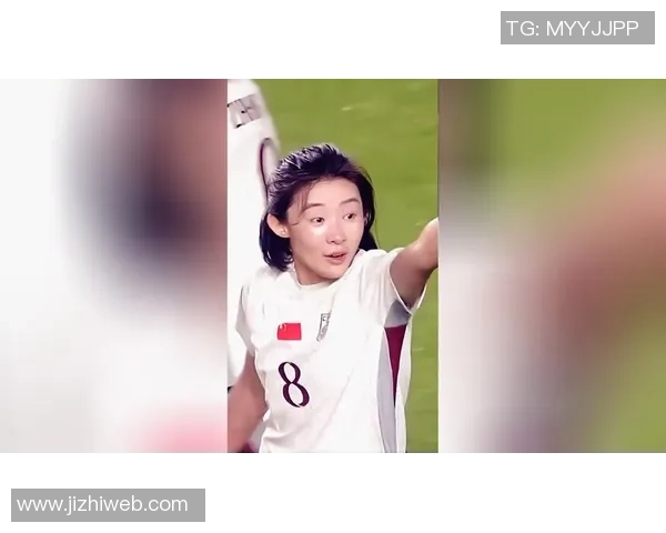 足球明星穿破鞋视频引发热议球迷纷纷点赞背后故事令人感动